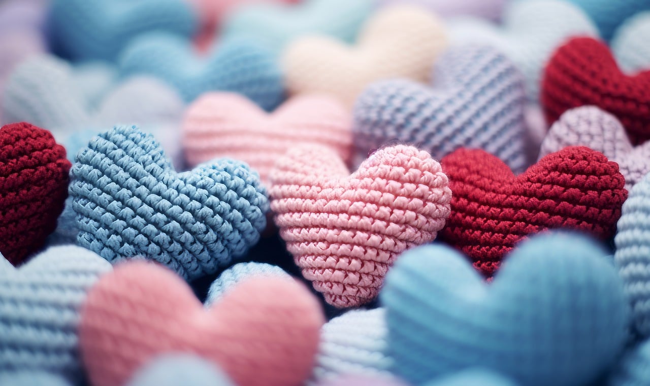 knitted hearts - Elise Reichle - MSW intern, therapist in Madison, Wisconsin