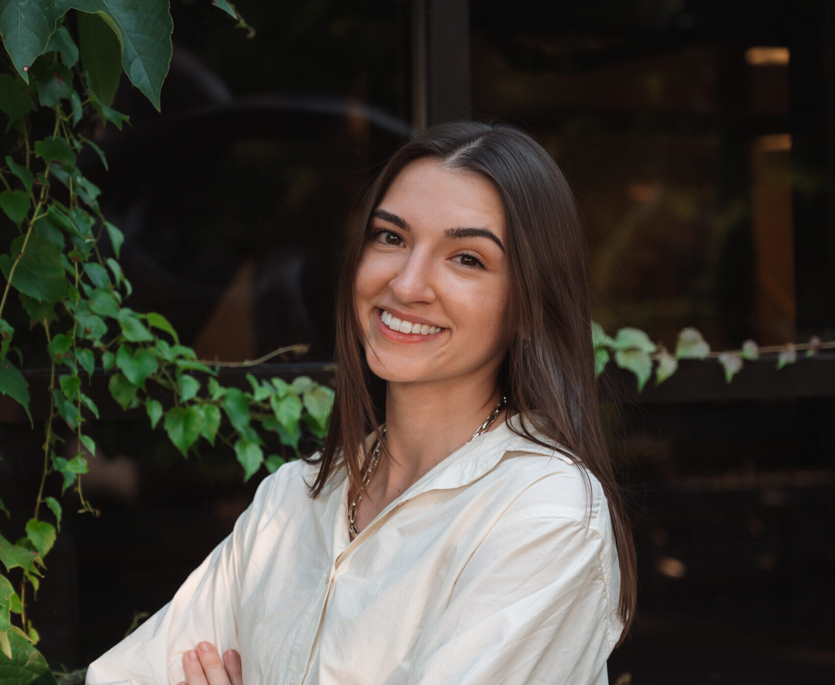 Headshot of Abby, a client-centered therapist specializing in perinatal mental health therapy, women’s issues, trauma, anxiety, grief, and substance use.